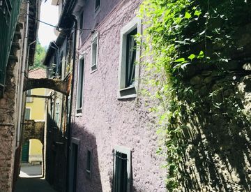 Foto 1 di 16 - Rustico, casale in Vendita in Via del centro a Vessalico