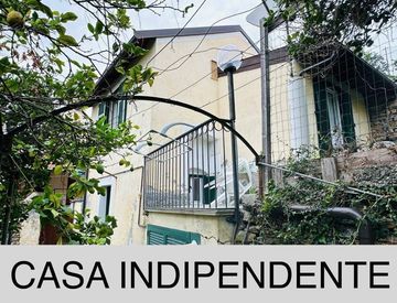 Foto 1 di 20 - Casa indipendente in Vendita in zona Centro a Diano Marina