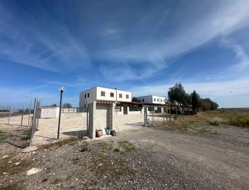 Foto 1 di 17 - Villetta a schiera in Vendita in Contrada CANNAFESCA a Margherita di Savoia