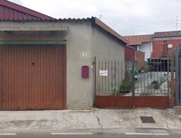 Foto 1 di 27 - Casa indipendente in Vendita in Via Roma 22 a Rive