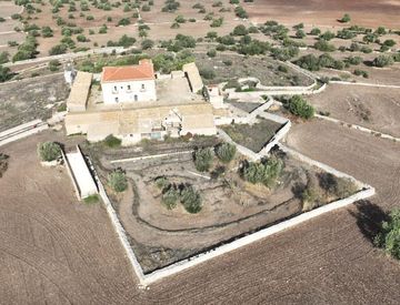 Foto 1 di 40 - Villa in Vendita in zona Archimede-San Luigi-Viale Europa a Ragusa