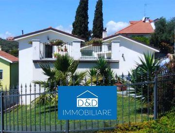 Foto 1 di 7 - Villa in Vendita in Via Privata Altamira 16 a Imperia