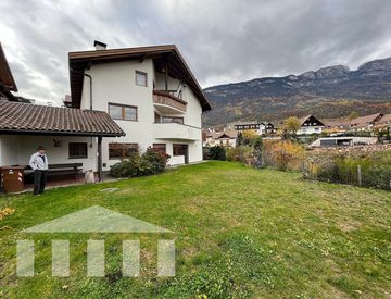 Foto 1 di 22 - Casa indipendente in Vendita in Via San Giustina a Appiano sulla strada del vino