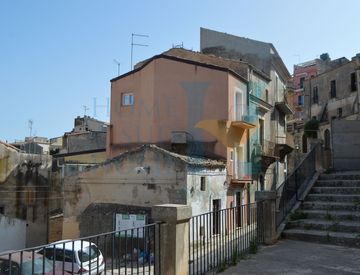 Foto 1 di 14 - Appartamento in Vendita in zona Centro a Ragusa