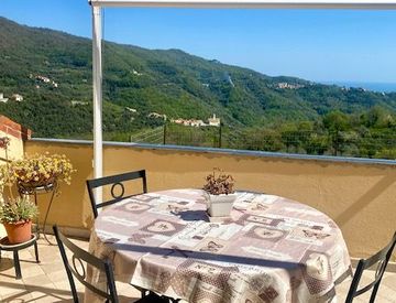 Terrazza - Rustico, casale in Vendita in Via Michele Ameglio a Vasia