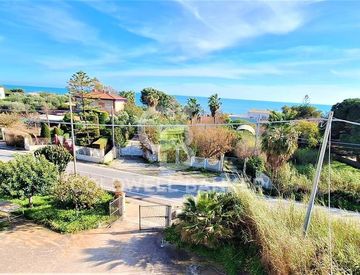 Giardino - Appartamento in Vendita in SP67 48 a Pozzallo