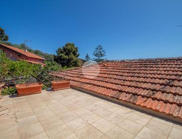 Terrazza - Casa bifamiliare, trifamiliare in Vendita in Via Cesare Battisti 34 a Imperia