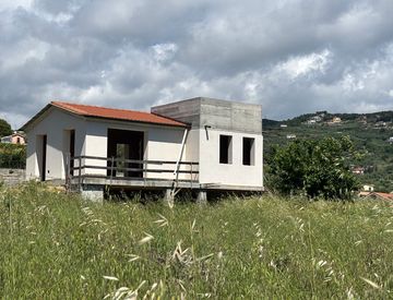 Foto 1 di 25 - Casa indipendente in Vendita in Via San Benedetto a Imperia