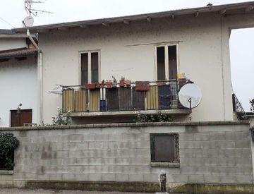 Foto 1 di 33 - Villetta a schiera in Vendita in Via I Maggio 4 a Prarolo