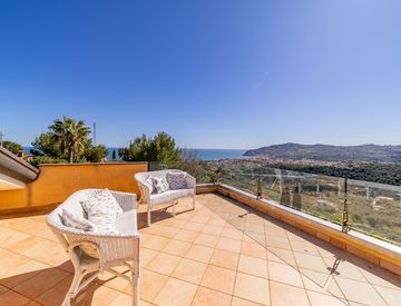 Terrazza - Attico, mansarda in Vendita in Via Monade 63 a Diano Castello