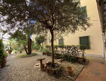 Giardino - Appartamento in Vendita in Ponte alla Vittoria a Firenze