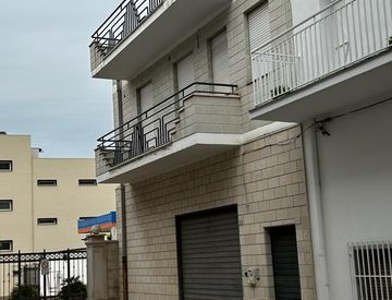 Foto 1 di 13 - Quadrilocale in Vendita in Vico Giorgio Bassi 10 a Trinitapoli