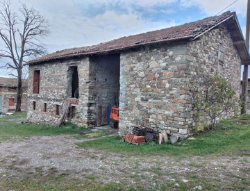 Facciata - Rustico, casale in Vendita in Via Casalobbio a Ventasso
