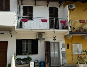 Foto 1 di 22 - Bilocale in Vendita in Cappuccini a Vercelli