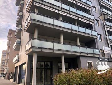 Vista - Locale commerciale in Vendita in Via Barletta 150 a Torino