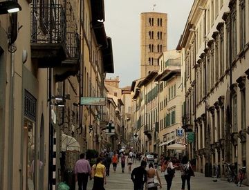 Negozio Locale commerciale in Vendita in Piazza Guido Monaco a