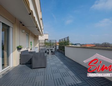 Terrazza - Attico, mansarda in Vendita in Via IV Novembre 10 a Vercelli