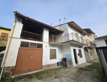 Foto 1 di 22 - Rustico, casale in Vendita in Via Antonio Gramsci a Palazzolo Vercellese