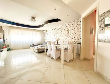 Camera da letto - Quadrilocale in Vendita in Via Vampolieri a Aci Catena