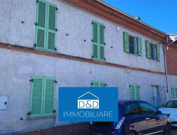 Foto 1 di 5 - Rustico, casale in Vendita in Via F. Miraglio 44 a Crescentino