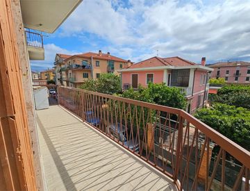 Terrazza - Bilocale in Vendita in Via Leonardo da Vinci 22 a Diano Marina