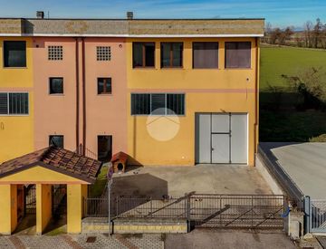 Facciata - Capannone in Vendita in Via Enrico Fermi 15 a Villanterio