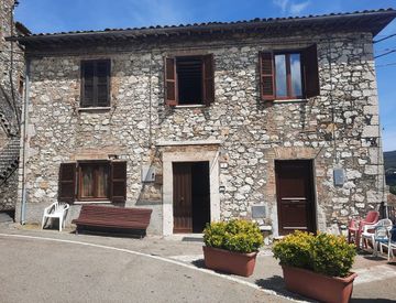 Foto 1 di 29 - Appartamento in Vendita in Via della Porta Nova 5 a Montecchio