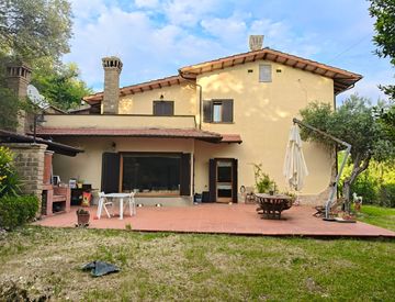 Facciata - Appartamento in Vendita in Via Polacce 42 a Monteleone Sabino