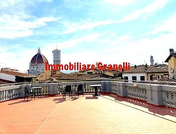 Vista - Appartamento in Affitto in Via Panzani a Firenze