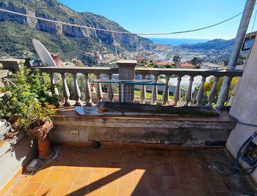 Terrazza - Trilocale in Vendita in Seglia a Ventimiglia