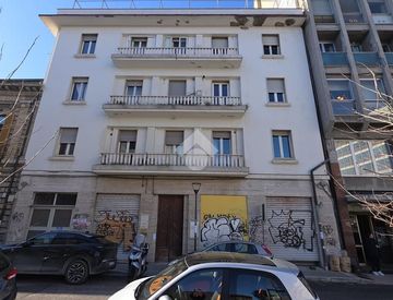 Vista - Locale commerciale in Affitto in Piazza Emilio Alessandrini 25 a Pescara