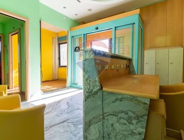 Foto 1 di 19 - Locale commerciale in Vendita in Via Recocce a Carsoli