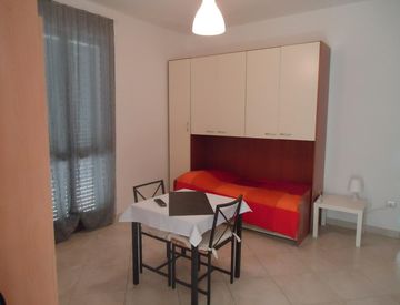 Camera da letto - Monolocale in Affitto in Via Fagiana 108 -128 a Pisa