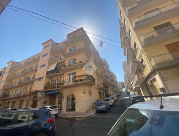 Foto 1 di 21 - Trilocale in Vendita in zona Archimede-San Luigi-Viale Europa a Ragusa