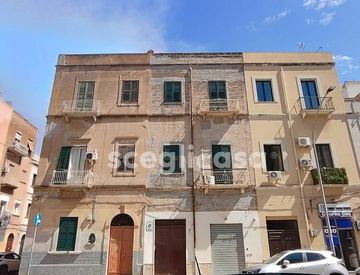 Facciata - Trilocale in Vendita in Via Nicolò Riccio 42 a Trapani