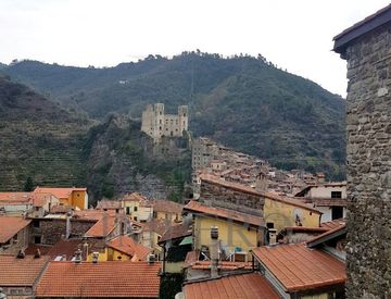 Foto 1 di 7 - Quadrilocale in Vendita in Via Antonio Molinari 10 a San Biagio della Cima