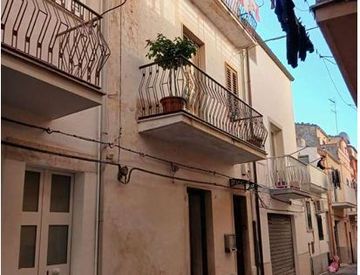 Foto 1 di 31 - Appartamento in Vendita in Via XX Settembre 24 a Ragusa