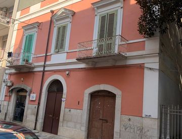 Foto 1 di 27 - Quadrilocale in Vendita in Via Andrea Ciardi 48 a Trani