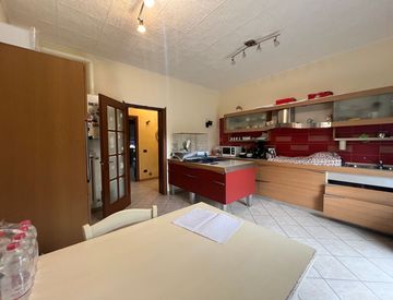 Foto 1 di 14 - Quadrilocale in Vendita in zona Centro a Reggio Emilia