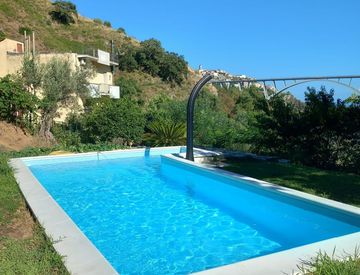 Piscina - Casa indipendente in Vendita in Viale Corrado Alvaro a Catanzaro