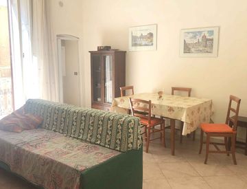 Soggiorno - Bilocale in Vendita in Via Pietro Palagano 1 a Trani
