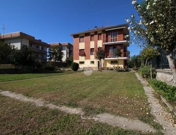 Foto 1 di 33 - Quadrilocale in Vendita in Via Fermi 8 a Crescentino