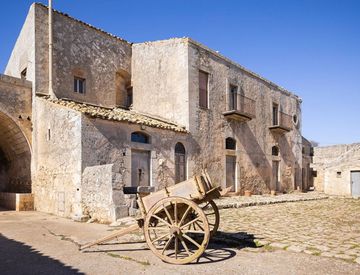 Foto 1 di 24 - Rustico, casale in Vendita in Via Salvatore Tribastone a Ragusa