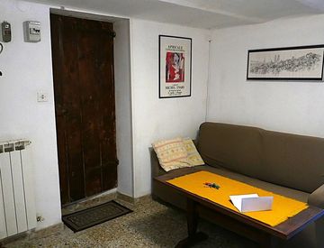 Camera da letto - Bilocale in Vendita a Apricale