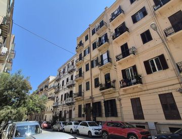 Facciata - Quadrilocale in Vendita in Via Giacomo Serpotta 106 a Palermo