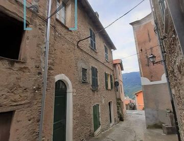 Foto 1 di 31 - Rustico, casale in Vendita in Via Annunziata 6 a Pornassio
