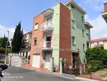 Foto 1 di 13 - Quadrilocale in Vendita in Via Mario Capocaccia 54 a Diano Marina