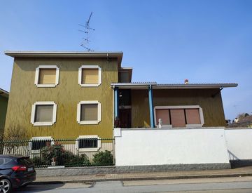 Foto 1 di 60 - Villa in Vendita in Via Caduti Nei Lager 45 a Vercelli
