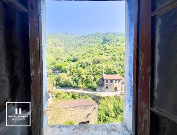 Foto 1 di 16 - Bilocale in Vendita in Via Angeli 40 a Apricale