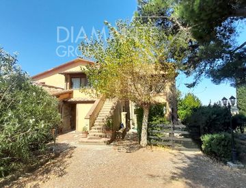 Facciata - Rustico, casale in Vendita in Cinigiano a Cinigiano